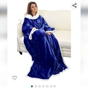 Catalonia Wearable Throw Blanket